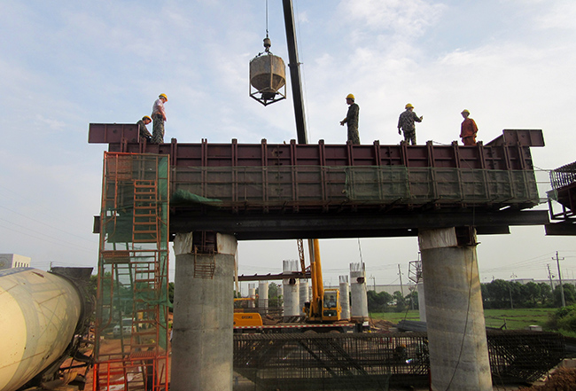 江西东昌项目A2标首件盖梁浇筑完成