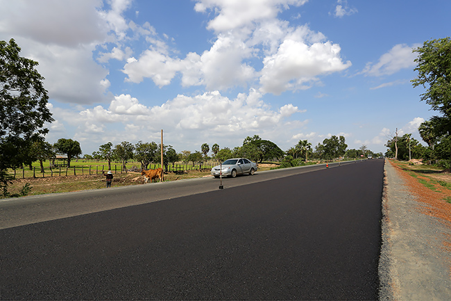 柬埔寨6号公路改建工程施工进展情况